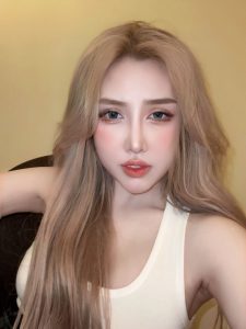Vietnam Pretty Model - Ellie - Escort